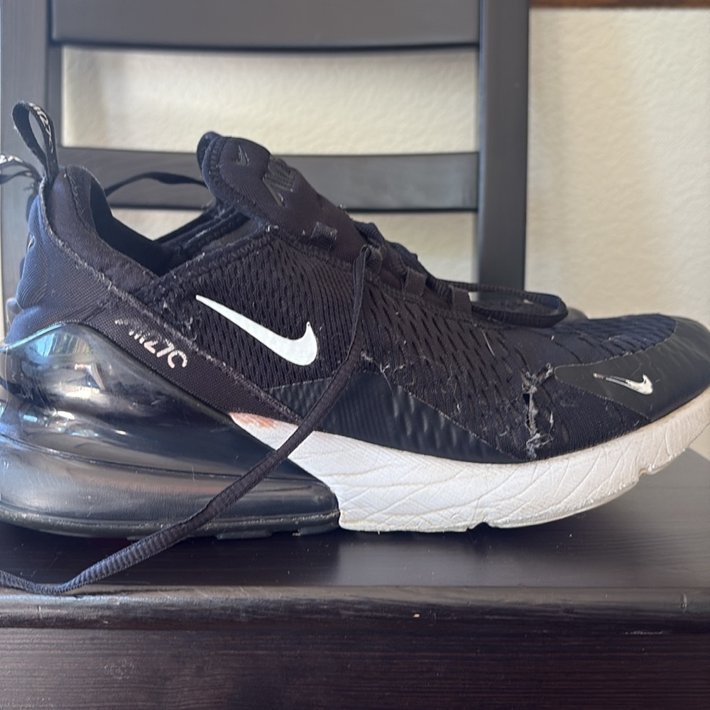 Nike Air 270 Black and White Sneakers mens 12 - Picture 2 of 7